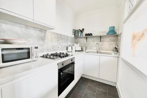 kitchen 1.jpg