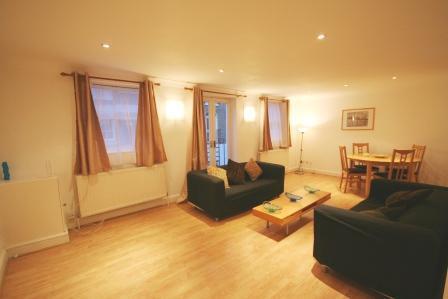 BM8upper livingroom1.JPG
