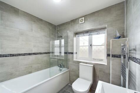 Main Bathroom 1