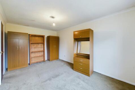 Bedroom 1 Alt