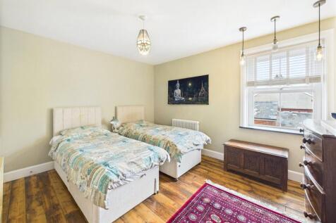 Bed 2 Alt