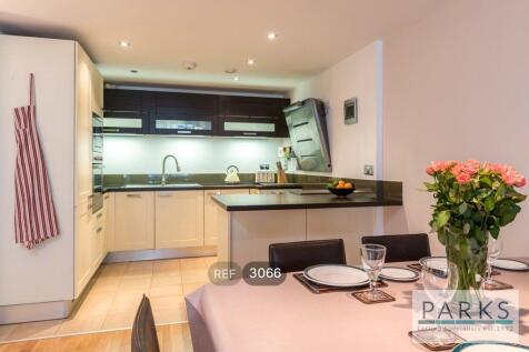 Kitchen / Dining / Living area