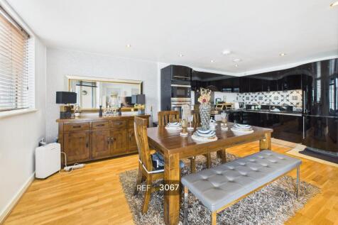 Kitchen/Living area