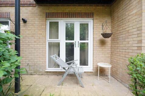 4 Carfax house patio 2.jpg