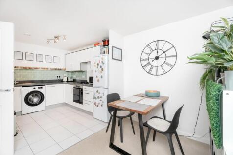 Kitchen 2.jpg