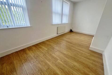 25b Appleton Vill...