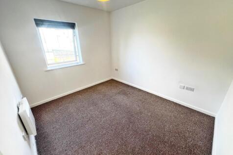 16 Dutton Court 5