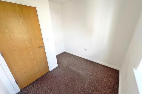 16 Dutton Court 4