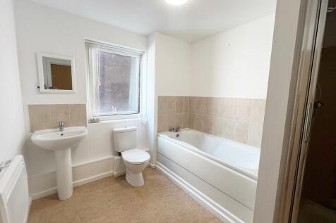 16 Dutton Court 6