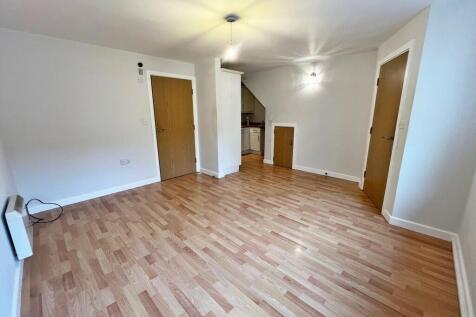 9 Farnworth Mews ...