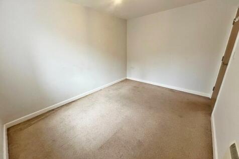 9 Farnworth Mews ...