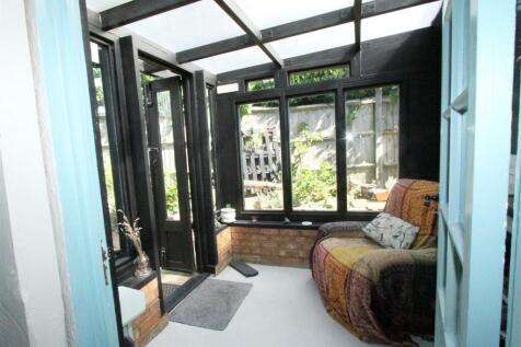 IMG_0387 garden room.jpg