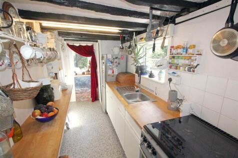 IMG_0413 kitchen to front.jpg