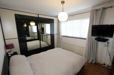 IMG_1881 bed1.jpg
