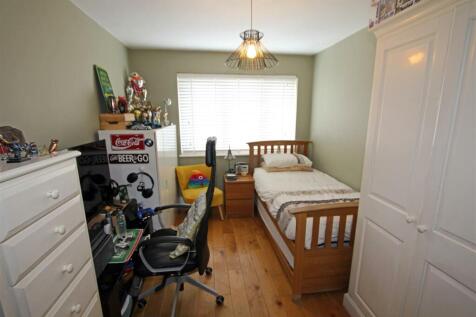 IMG_1882 bed2.jpg