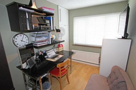 IMG_1883 bed3.jpg