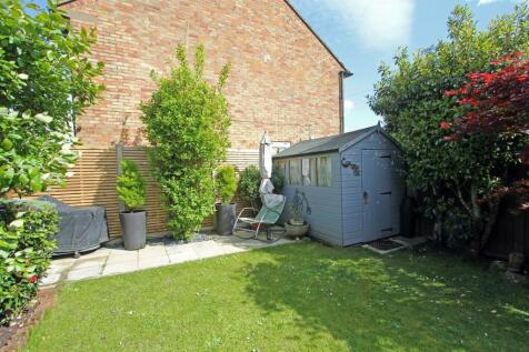 IMG_1861 garden shed patio.jpg