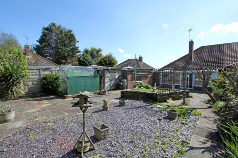 IMG_1790 garden rear.jpg