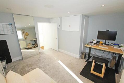 IMG_4314 bed2.jpg