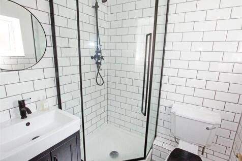 IMG_4986 ensuite.jpg