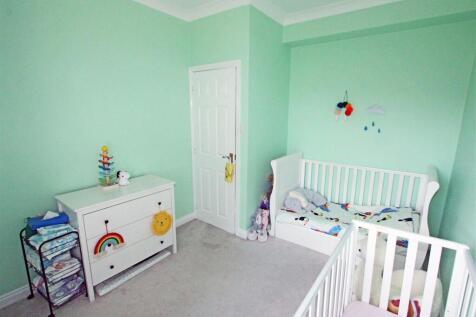 IMG_4983 bed3 door.jpg