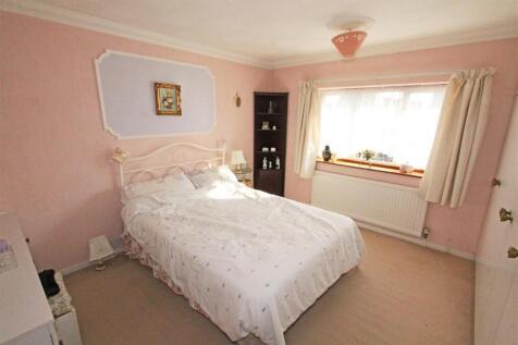 13 IMG_4651 bed1.jpg