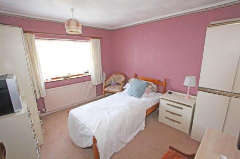 15 IMG_4653 bed2.jpg