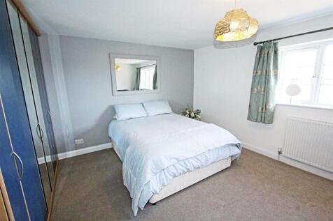 IMG_3730 bed2.jpg
