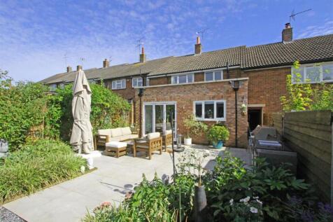 IMG_3663 patio garden rear.jpg