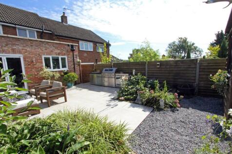 IMG_3664 garden rear.jpg