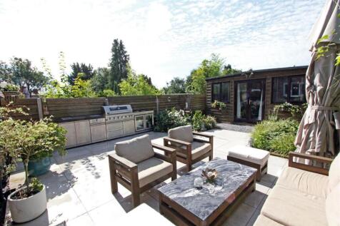 IMG_3655 patio garden shed.jpg