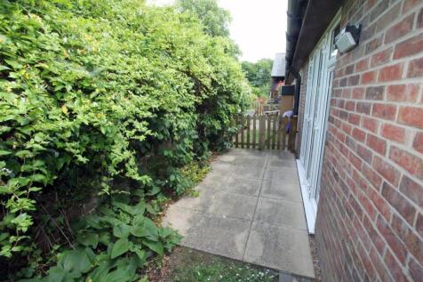 IMG_5629 rear patio.jpg