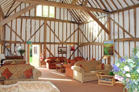 IMG_0045 Barn Sitting_edited-1.jpg