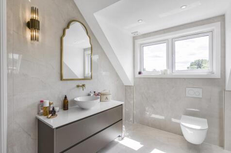 2 The Grove ensuite 1051322_preview.jpg