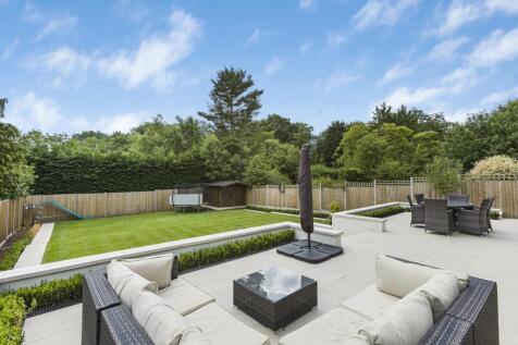 2 The Grove patio garden 1051303_preview.jpg