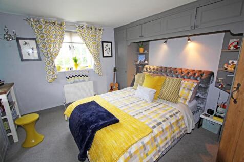 15 IMG_1748 bed1.jpg