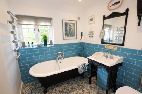 20 IMG_1745 bathroom le bain.jpg