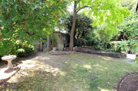 IMG_5813 garden side.jpg