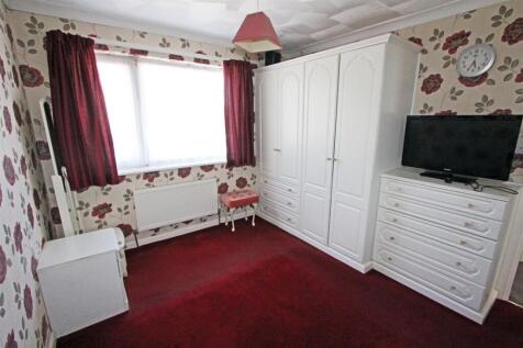 IMG_5883 bed1 wardrobes.jpg