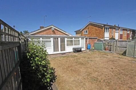 IMG_5871 garden rear.jpg