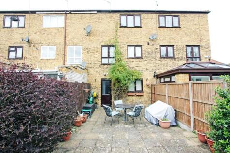 IMG_6086 patio rear.jpg