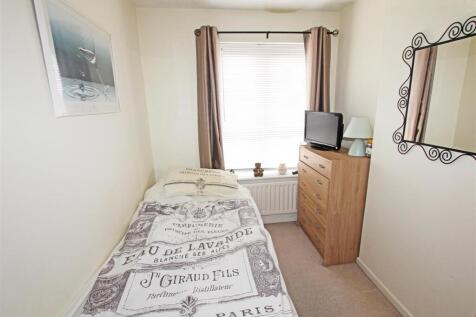 IMG_6122 bed single.jpg