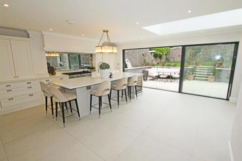 IMG_6603 kit patio.jpg