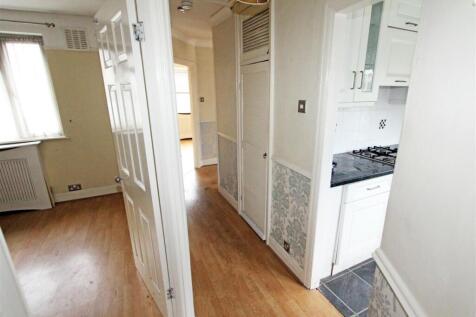 05 IMG_4707 hall.jpg