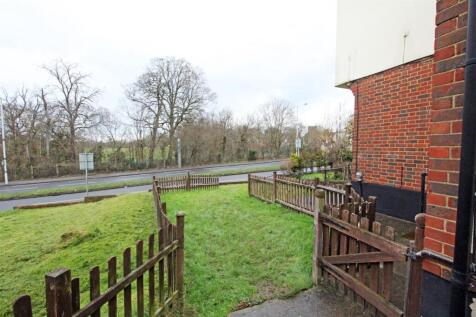 20 IMG_4698 front garden.jpg