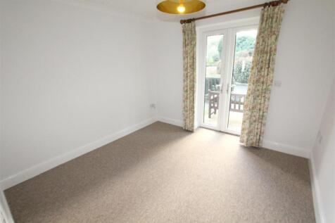 IMG_6913 bed2 doors.jpg