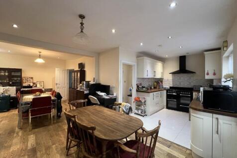 DINING ROOM/ KITCHEN