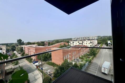 PRIVATE BALCONY