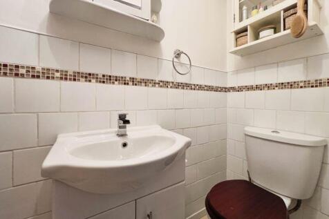 BATHROOM (ANNEXE)