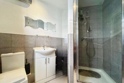 ANNEX BATHROOM